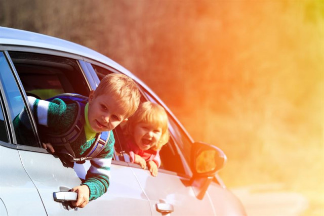 Długa podróż samochodowa z dzieckiem - jak się przygotować?