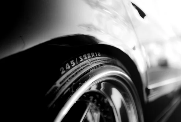 Czym różni się szerokość felgi od szerokości opony?