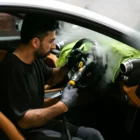 Rozwiązaniem, które zdobywa coraz większą popularność ze względu na swoją skuteczność i kompleksowość, jest ozonowanie samochodu.