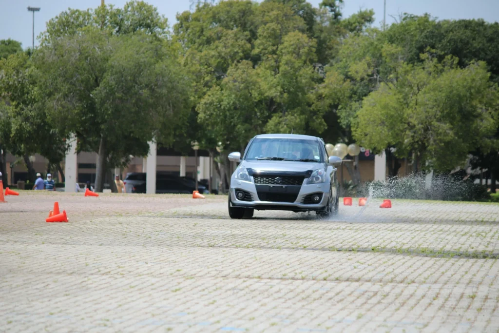 Po zakończeniu prac przy lince, niezbędna jest weryfikacja. Nie wyjeżdżaj od razu na ruchliwą ulicę – przeprowadź testy statyczne i dynamiczne.
