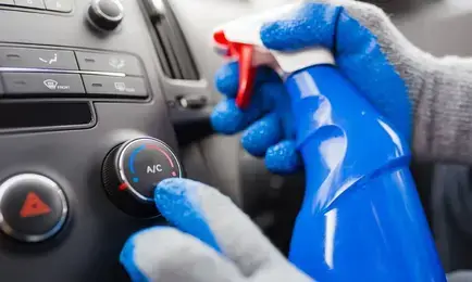 Dwa proste sposoby na samodzielne oczyszczenie układu klimatyzacji samochodowej