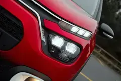 Światła LED do jazdy dziennej - zalety, montaż, użycie