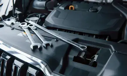 Uszkodzony separator odmy. Jedna z przyczyn zbyt dużego poboru oleju silnikowego