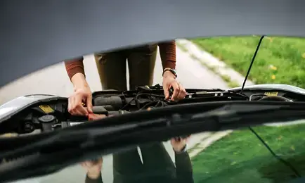 Bezpieczniki Skoda Octavia (2010). Gdzie znaleźć skrzynkę z bezpiecznikami?