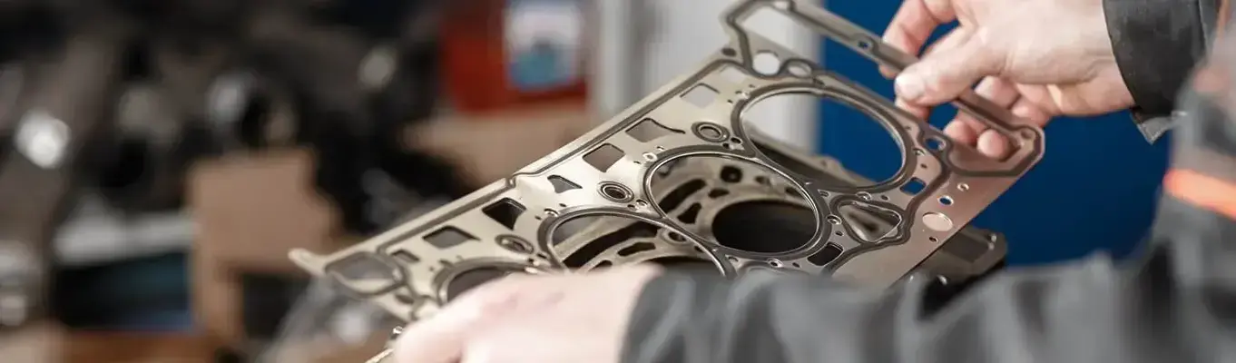 Jak dobrać uszczelkę pod głowicę silnika? Prawidłowa grubość