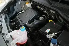Ile płynu chłodniczego powinno się znaleźć w zbiorniczku? Sekret zdrowego silnika i bezpiecznej jazdy